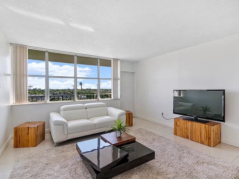 1 Bed 1.5 Bath Model Unit