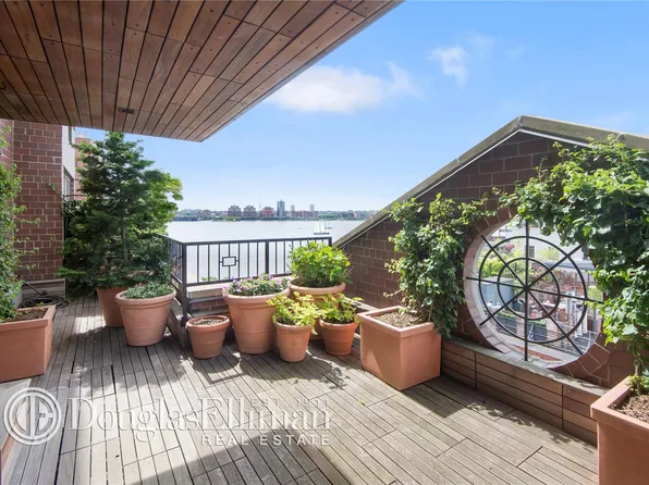 366 West 11th Street image 1 of 8