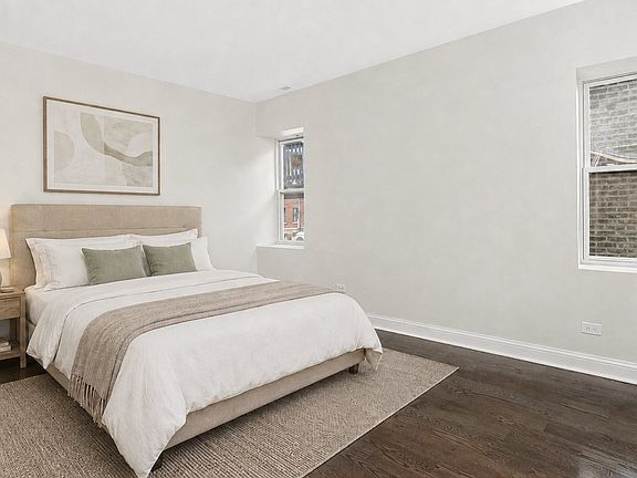 2nd image of 846 N Hamlin Ave #2
