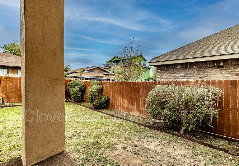 6126 Lowrie — Photo 44