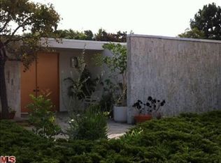 470 N Robinwood Dr, Los Angeles, CA 90049