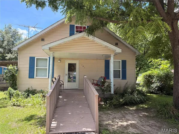 101 Mor St, Wilsonville, IL 62093