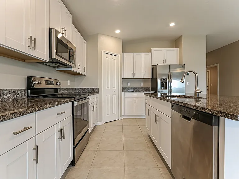 1411 Golden Glow Dr — Photo 6