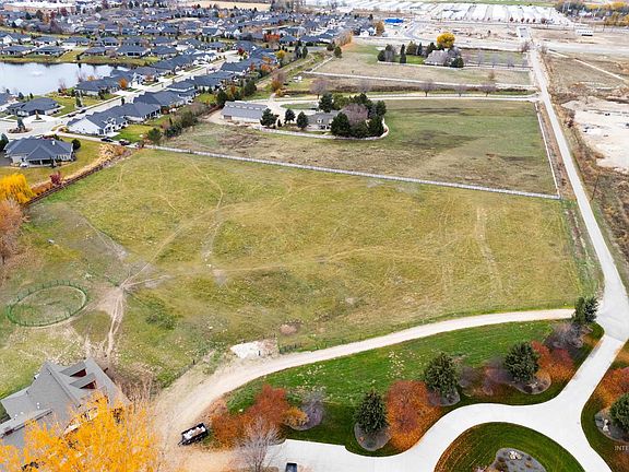 4th image of S Crystal Springs Ln