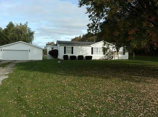 990 W Hughes Rd, Arcade, NY 14009