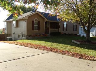 1207 N Davis Rd, Independence, MO 64056