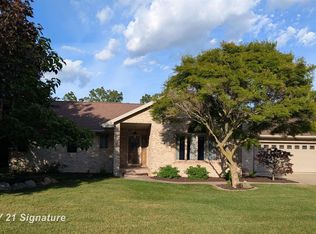 804 Frost Dr, Bay City, MI 48706