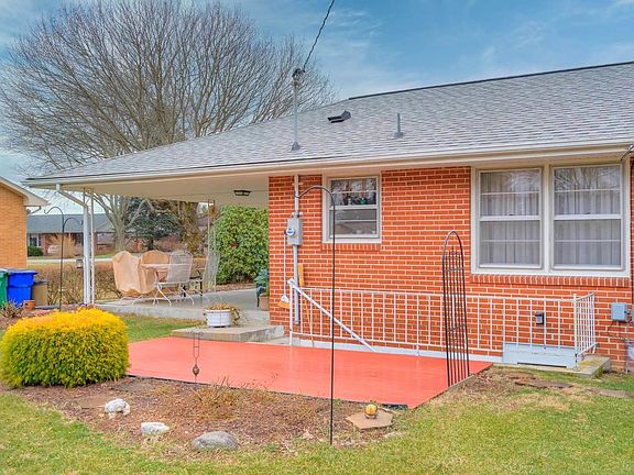 5th image of 85 Crescent Dr NW