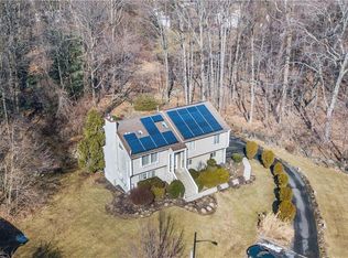 2 Rifkin Ct, Spring Valley, NY 10977