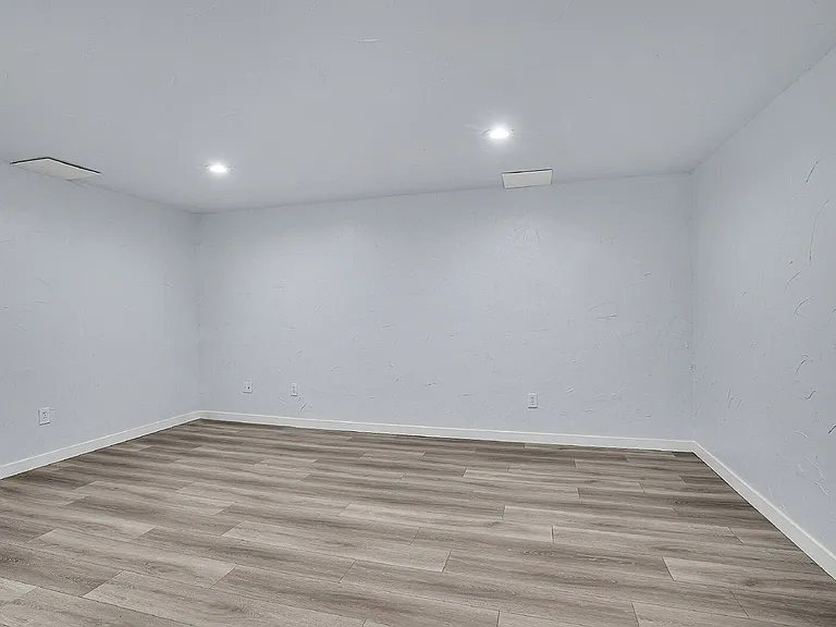 8065 Eagleview Dr — Photo 30