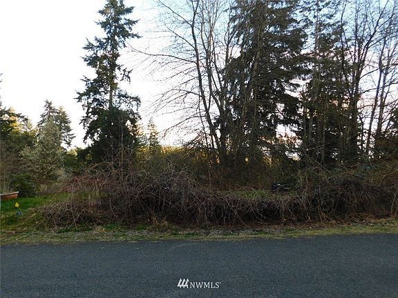 4th image of 14313 215th Ave E