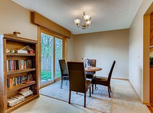 967 Savannah Rd, Eagan, MN 55123