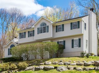 12 Park View Pl, Pound Ridge, NY 10576