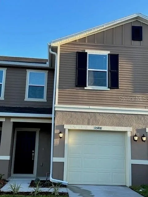 3 bed, 2.5 bath, 1418 sqft, $2,200 — Photo 1