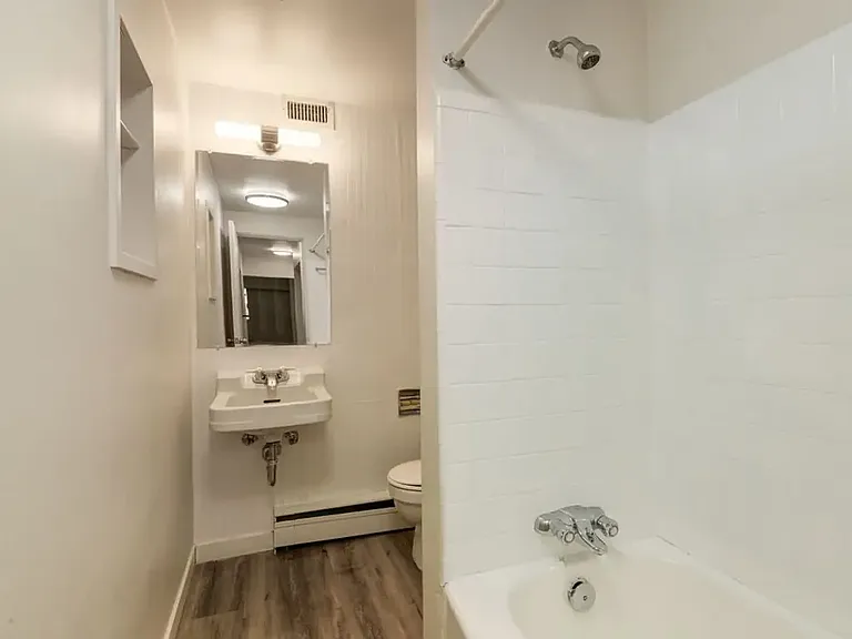 1028 13th Ave SW #6 — Photo 11