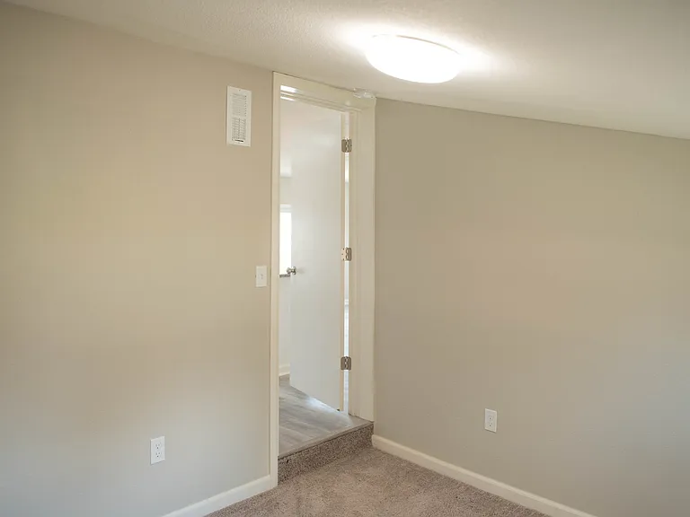 307 N 10th Ave — Photo 6