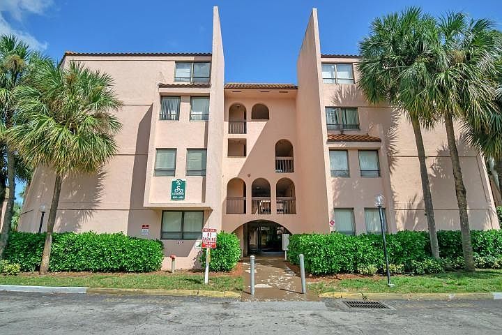 1st image of 1920 N Congress Ave APT 105