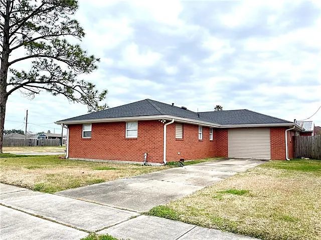 Building Photo - 10002 Claiborne St