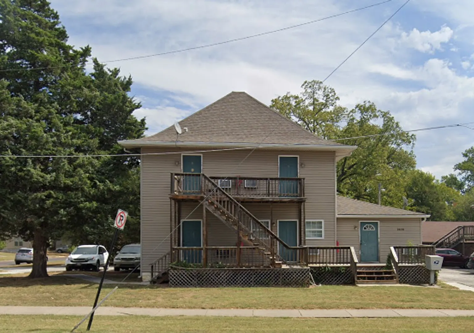 1409 S Broadway — Photo 1