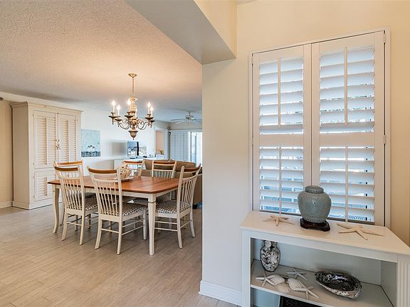 5th image of 332 Village Dr Unit A