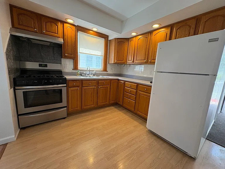 117 N Toll St — Photo 8