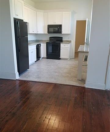 3rd image of 919 N Lopez St Unit B