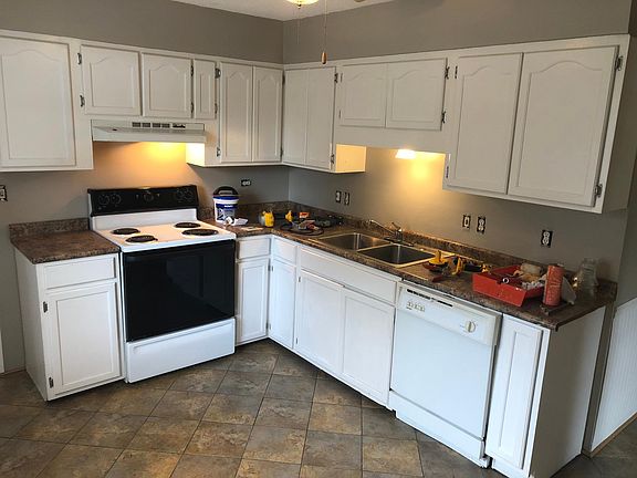 3rd image of 1079 Haywood Dr
