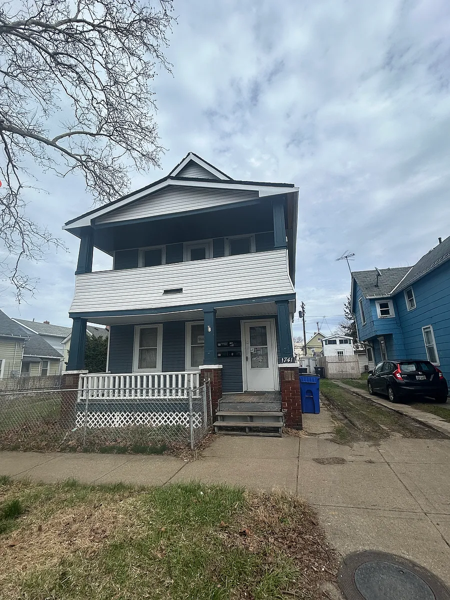 Photo 1 of 5 - 1741 E 33rd St #2 - Cleveland, OH Primary Photo - 1741 E 33rd St #2