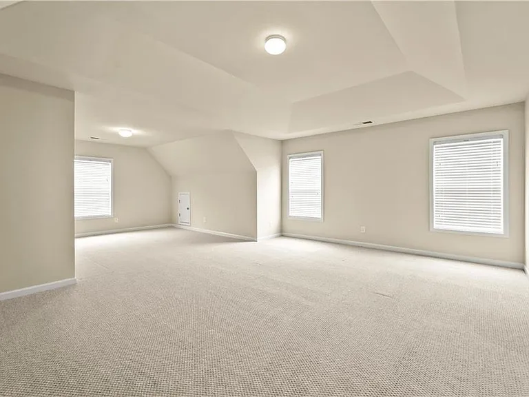 5351 Heyward Pl SW — Photo 35