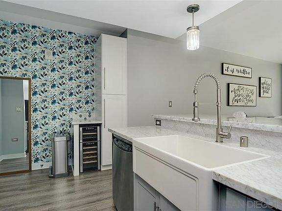 5th image of 425 W Beech St Unit 1254