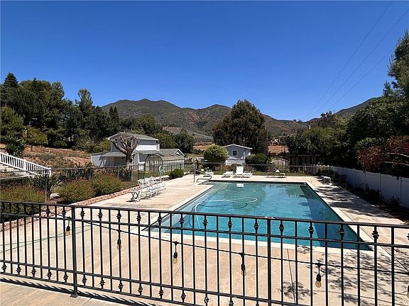 4th image of 35768 Rice Canyon Rd