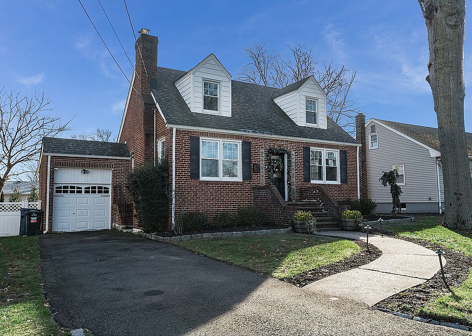 2nd image of 28 Wendell Pl