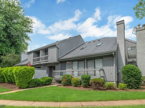 19 Linda Ln, Edison, NJ 08820