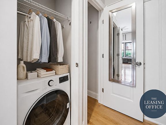 5th image of 211 W 53rd St APT 2e
