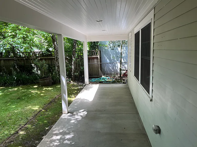 2733 NE 29th Ave #B — Photo 9