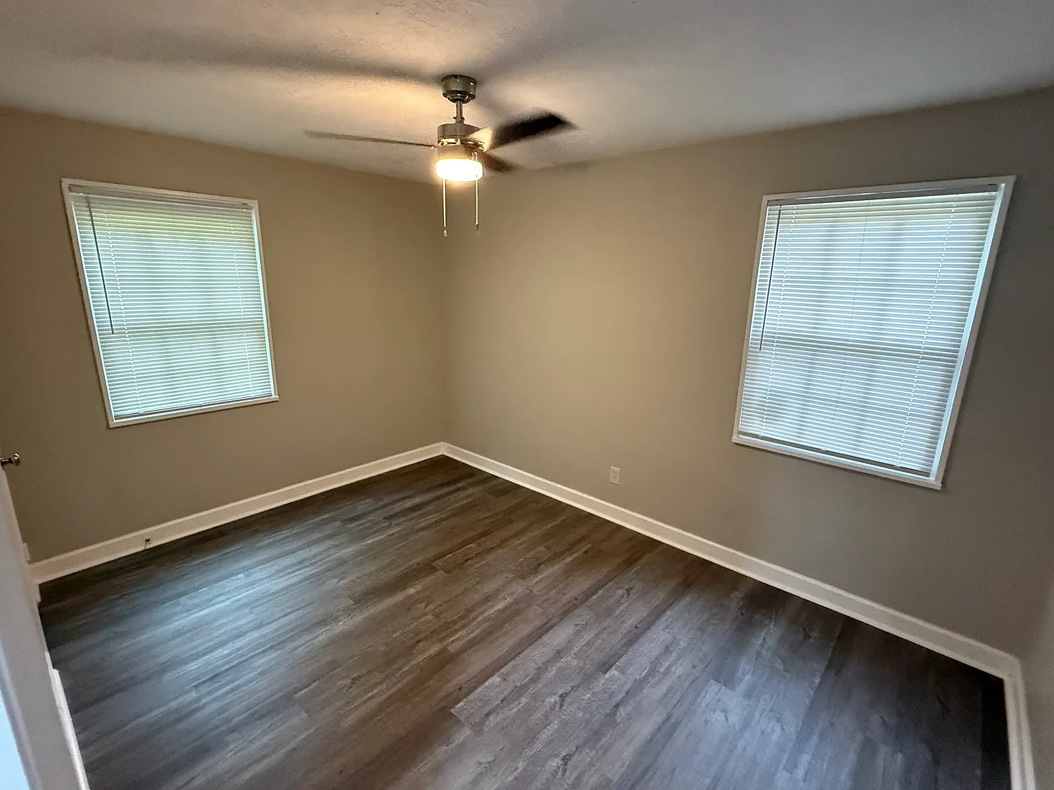 3 bed, 1.5 bath, 1212 sqft, $1,375 — Photo 4