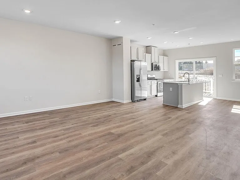178 Bell Ct — Photo 14