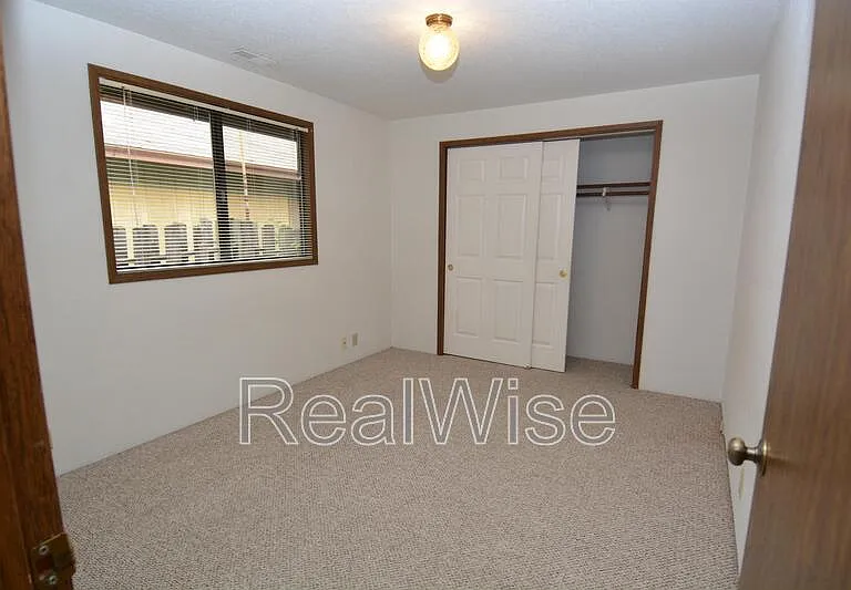 1132 NE Barager Ave — Photo 15