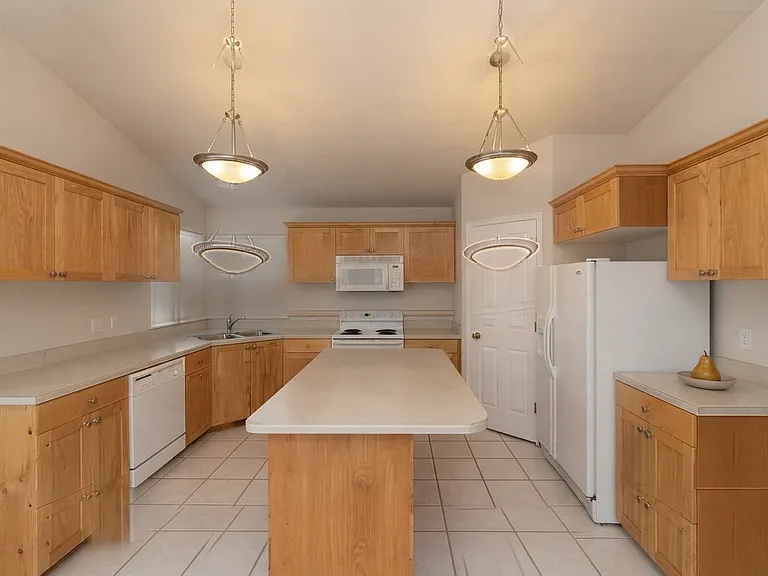3675 W Plymouth Rock Cv N — Photo 4
