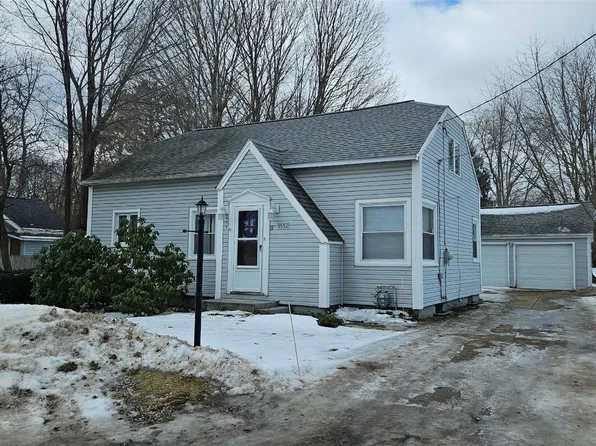 1552 Garloch Dr, Erie, PA 16505