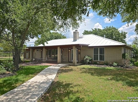 4th image of 325 Private Road 3660