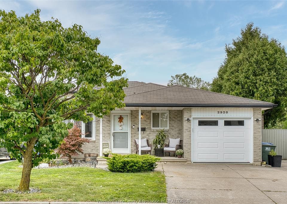 1st image of 2920 Robillard Cres