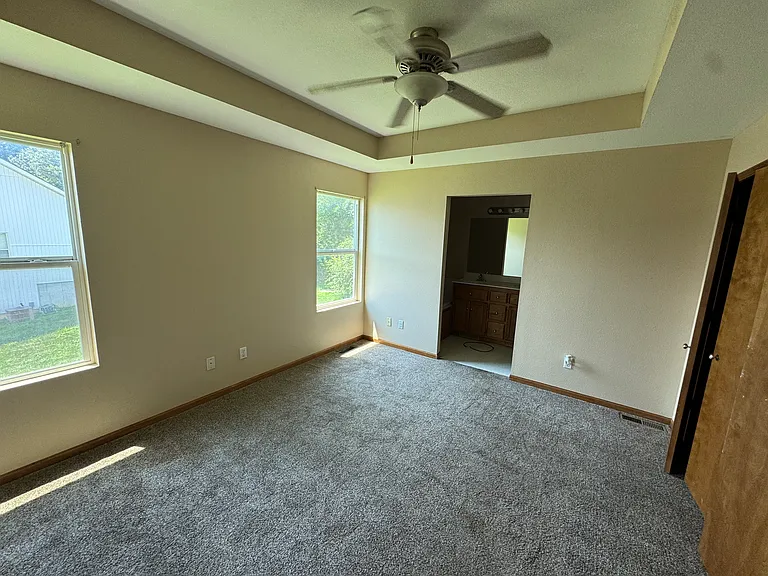 1126 NW Scenic Dr — Photo 4