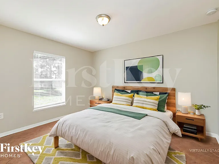 1120 NW 11th Pl — Photo 15