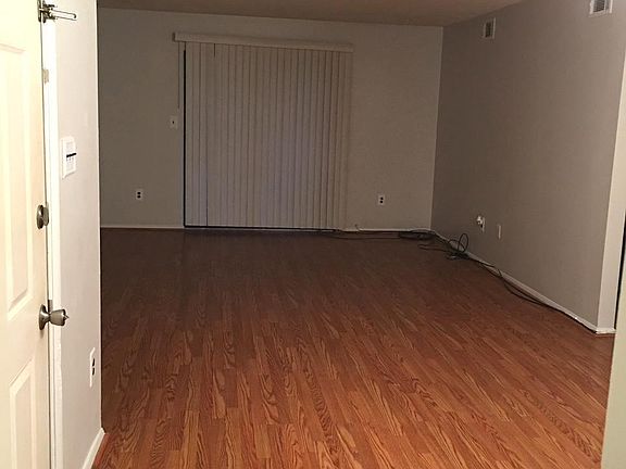 5th image of 22024 Gloucester Ct #B-6