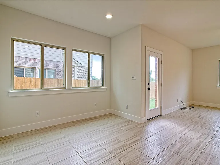 555 White Steppe Way — Photo 9