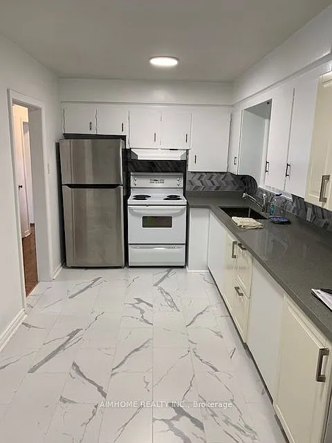 224 Finch Ave E #MAIN FLOOR