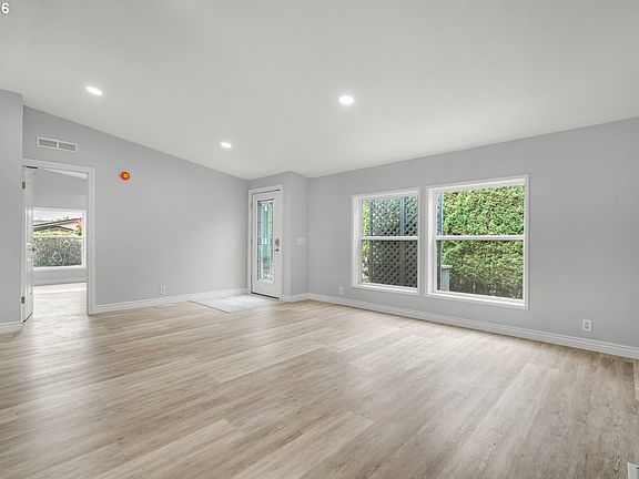 5th image of 1655 S Elm St Unit 502
