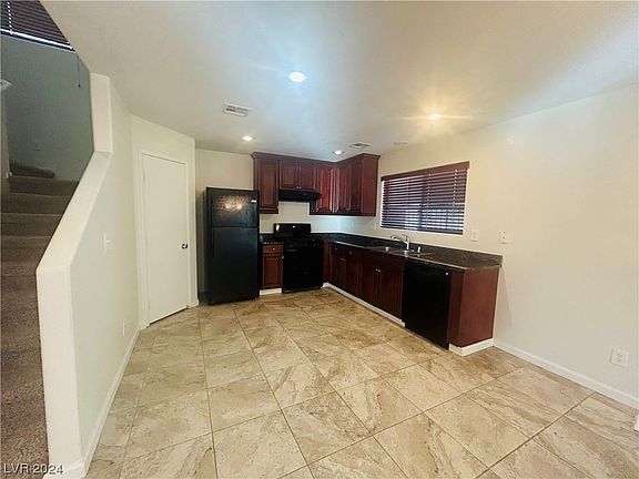 5th image of 522 Shewsbury Ave