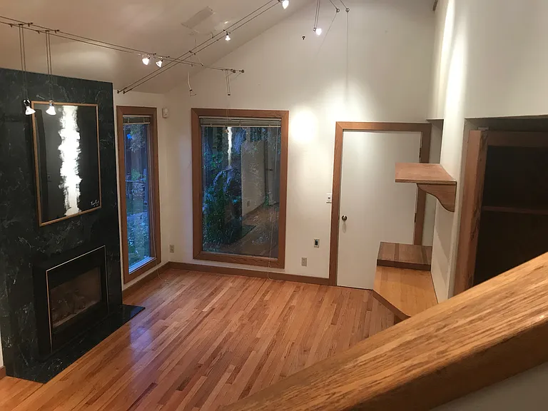 Crystal Ln — Photo 12